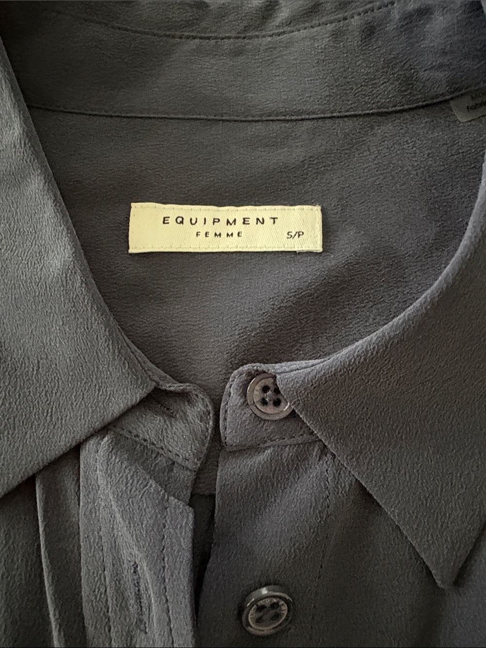 Equipment Femme Slim Signature Silk Blouse Peacoat Navy Sleeveless S $188 NWOT - Picture 2 of 8